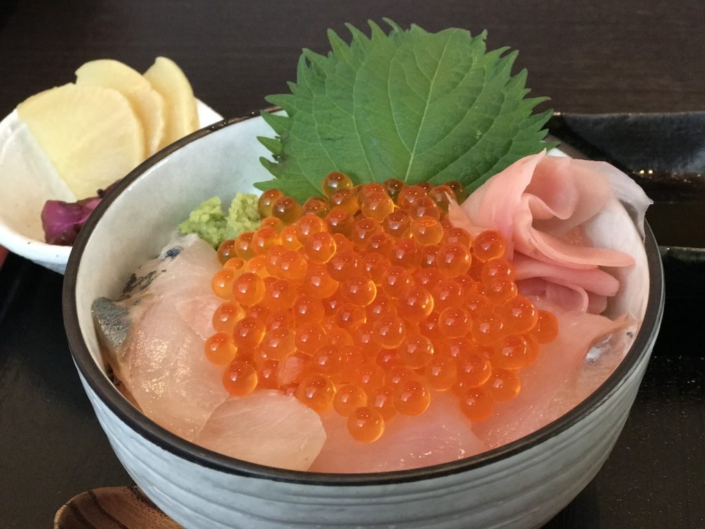 JALシティ羽田はるほろの魚といくら丼