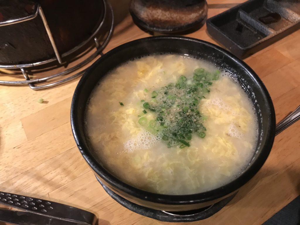 優しい味わいの牛骨スープ