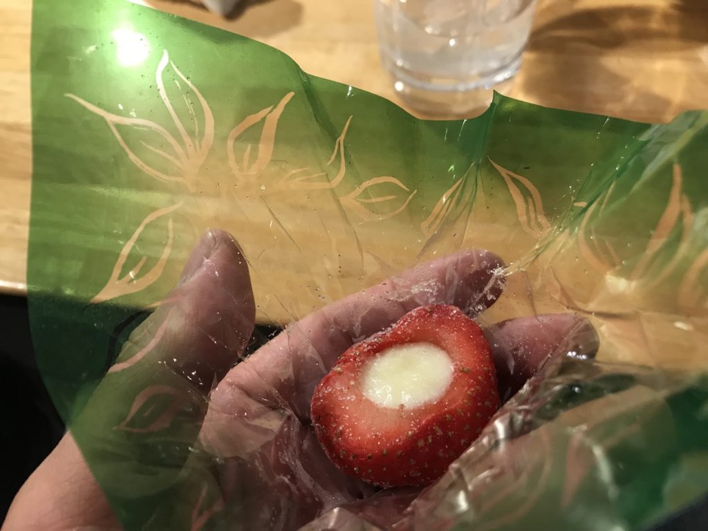 練乳いちごアイス